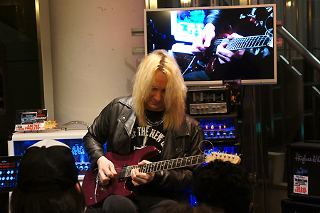Rob at Clinic in Tokyo, April 10, 2014 #6